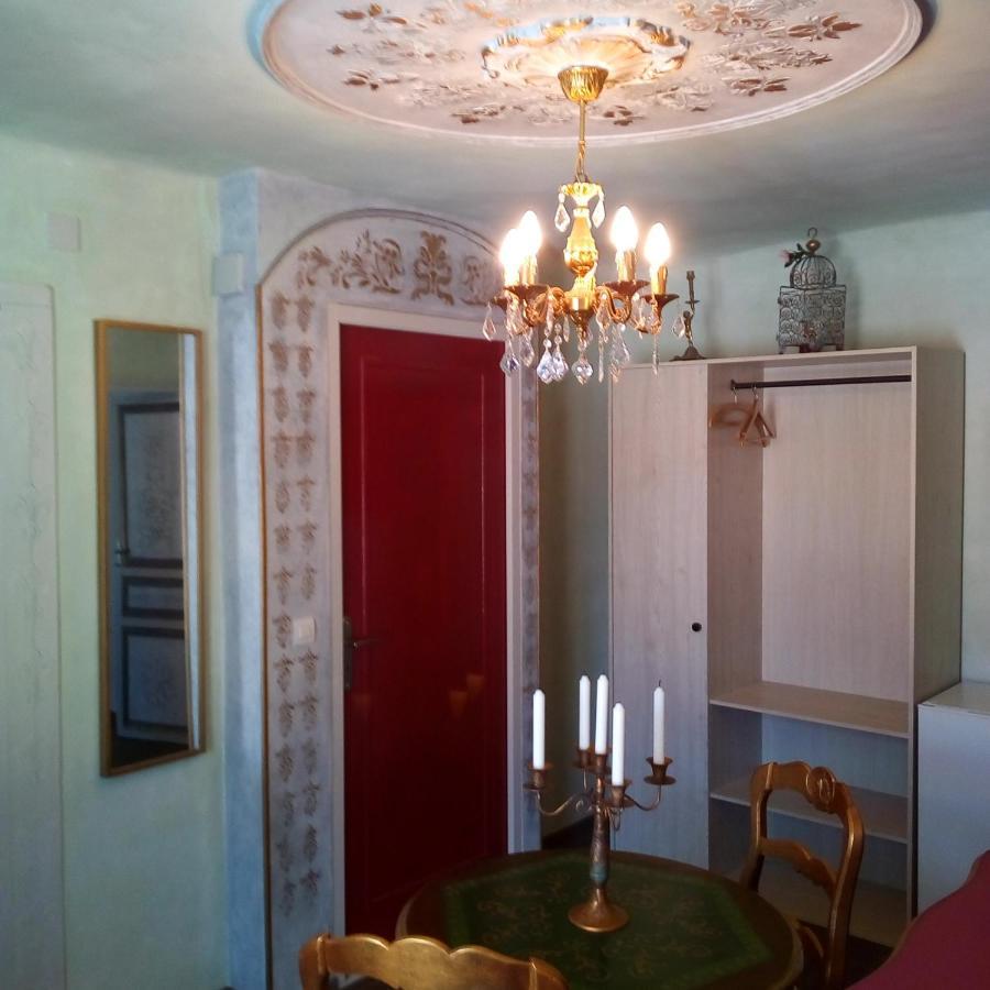 Appartement De Ville Medievale Vinca Exteriör bild